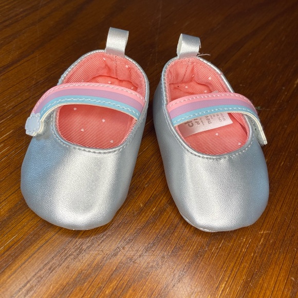 (NEW) Rainbow Newborn Flats/Sandals - Picture 1 of 4